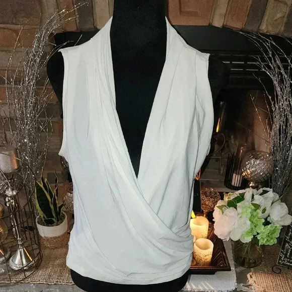 Iris White Sleeveless V-Neck Wrap Blouse NWT - Picture 1 of 4
